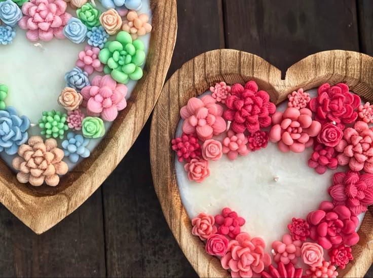 Blossom Heart Candle – Hand-Poured Floral Soy Wax Candle in Wooden Bowl