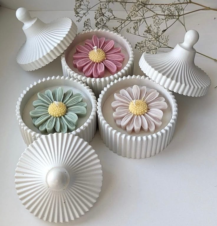 Daisy Bloom Jar Candle