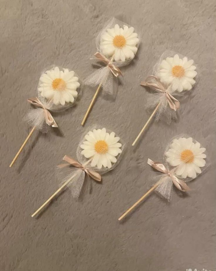 Daisy Pop Candle Set (Pack of 4)